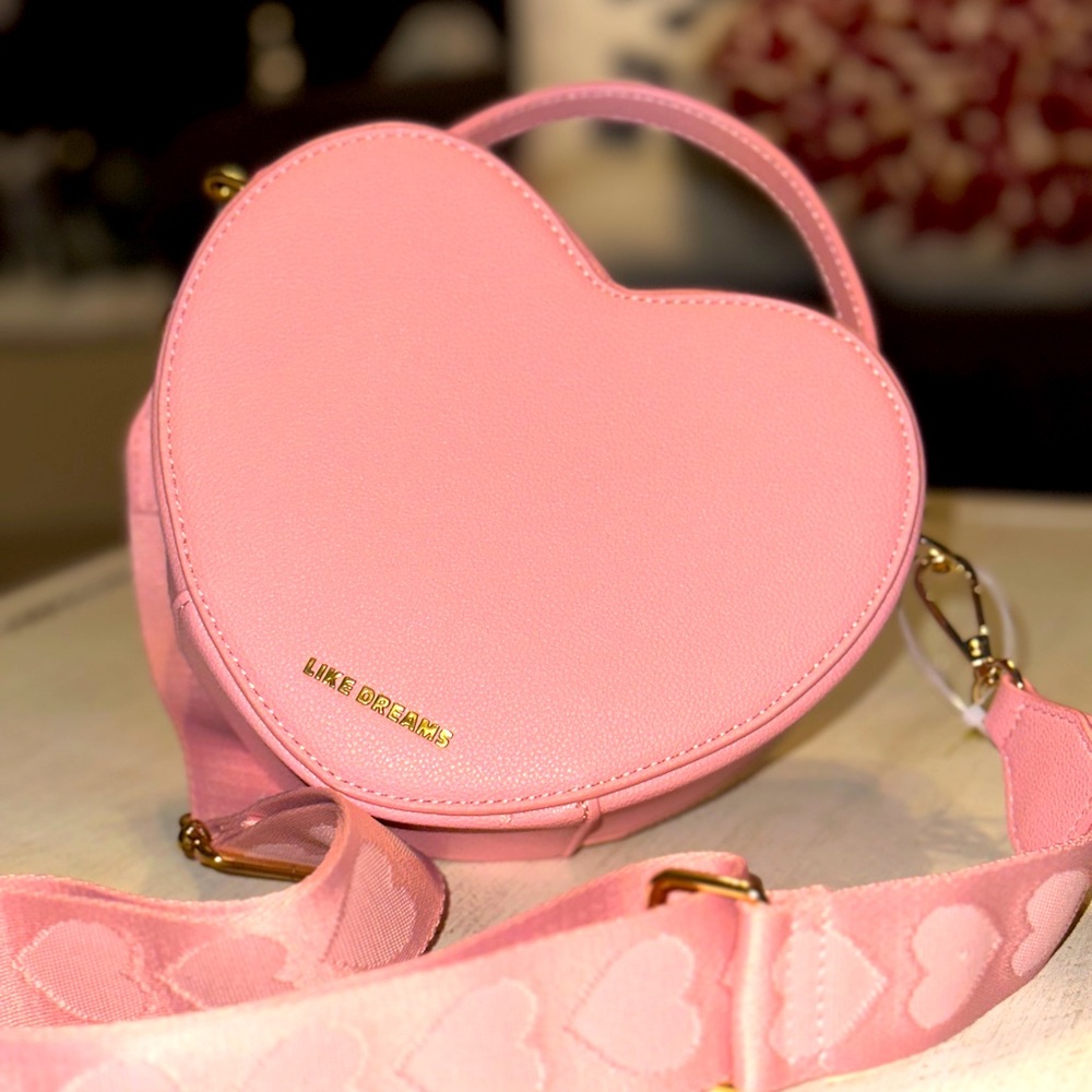 Like Dreams Pink Zipper‎ Heartbreaker Valentines Day Heart Shaped Purse. New
